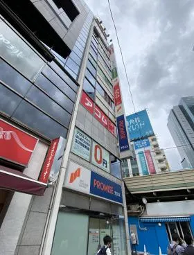 第1栄来ビルの外観