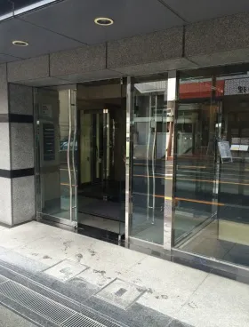 エアマンズビル市ヶ谷の外観