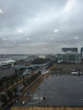 ダイバーシティ東京オフィスタワーの外観