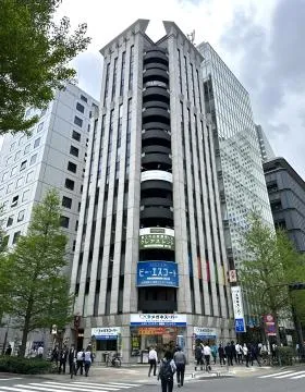 スタンダードビルの外観