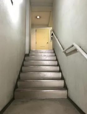 正光ビルの外観