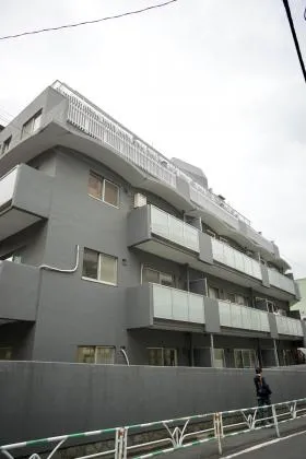 渋谷三信マンションの外観