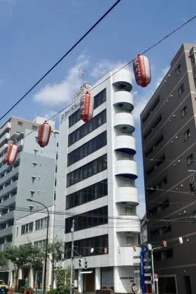 神泉モンドビルの外観