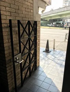 BRICKSビルの外観