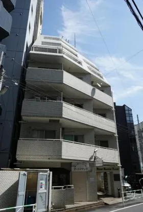 日興パレス南平台アズマビルの外観