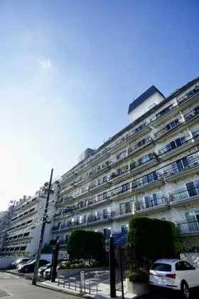秀和第2南平台レジデンスビルの外観