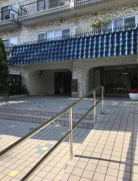 秀和第2南平台レジデンスビルの外観