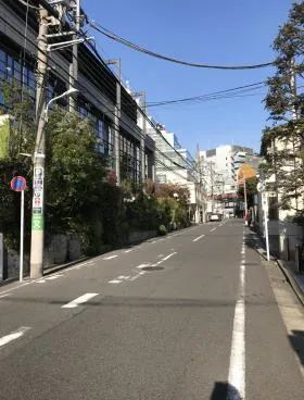 秀和第2南平台レジデンスビルの外観