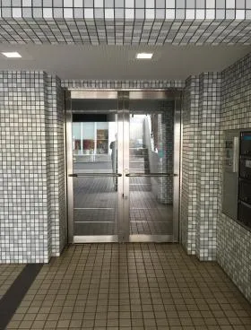 アルカディア表参道ビルの外観