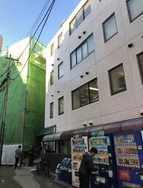 YMプリントタワービルの外観
