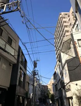 YMプリントタワービルの外観