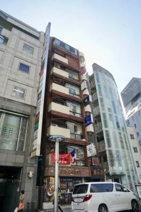 トウショウビルの外観