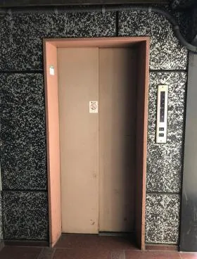 SGビルの外観