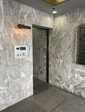 メイプル代々木ビルの外観