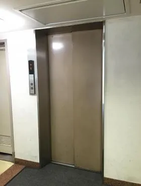 山三ビルの外観