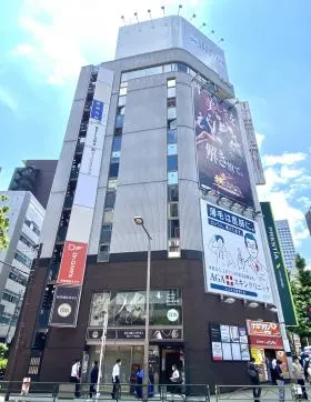FPG links 新宿テラス(旧:森本ビルの外観