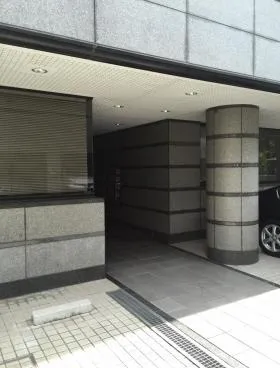 新宿スクエアビルの外観