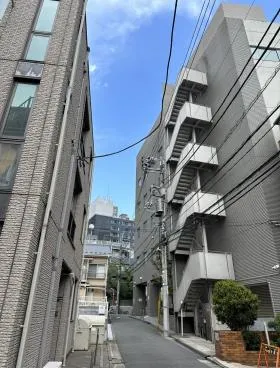 新宿スクエアビルの外観