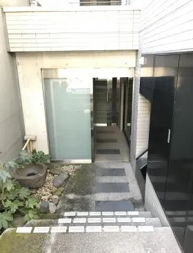 プラザF0ビルの外観