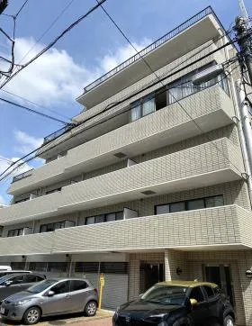 アルタス新宿南ビルの外観