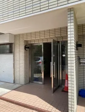 アルタス新宿南ビルの外観