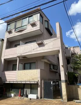 春原ビルの外観