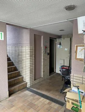 春原ビルの外観