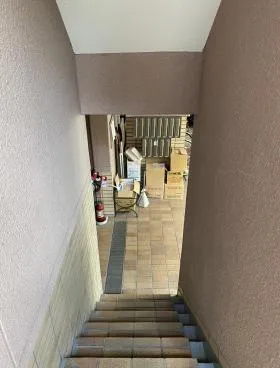 春原ビルの外観