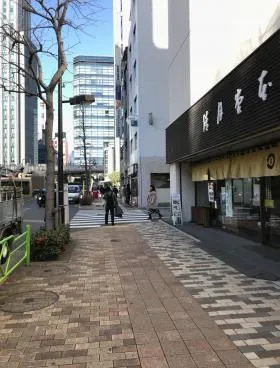 清月堂本店ビルの外観