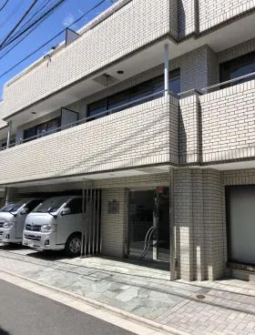 SPACE西新宿ビルの外観