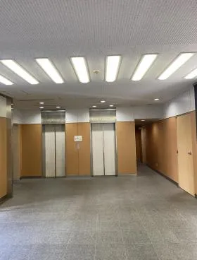 ジブラルタ生命原宿ビルの外観