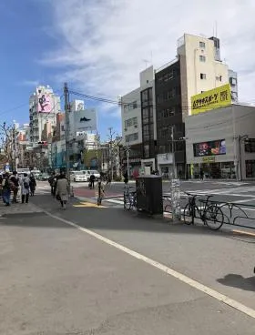 玉上ビルの外観