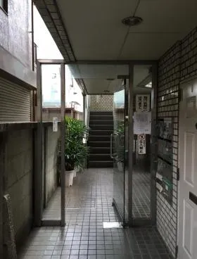 175番館別館ビルの外観
