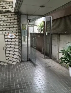 175番館別館ビルの外観