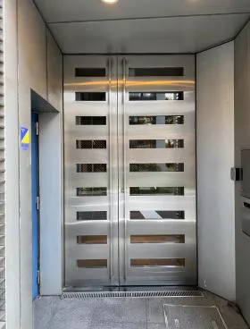 チャンピオンタワーの外観
