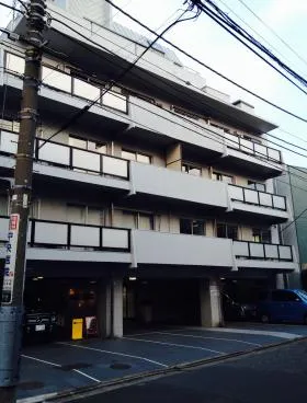 セルモビル千駄ヶ谷の外観