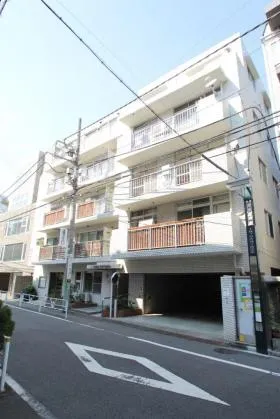 サンビューハイツ北参道ビルの外観