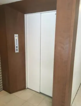 HT千駄ケ谷ハウスXビルの外観