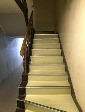 第3宮廷ビルの外観