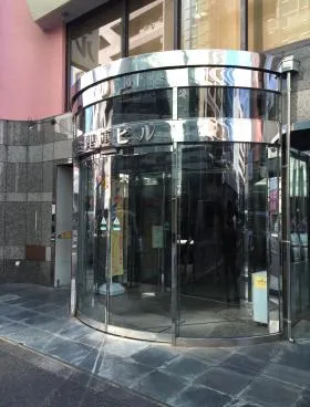 理容文化社ビルの外観