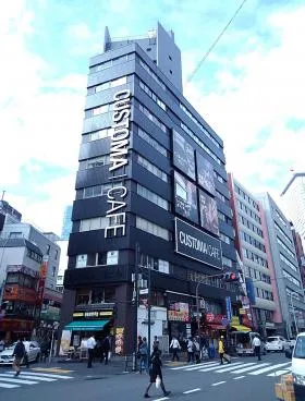 代々木駅前ビルの外観