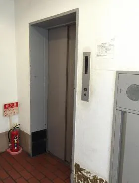 勝栄ビルの外観