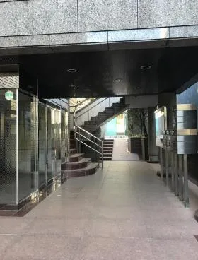 西参道梅村ビルの外観