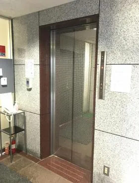 西参道梅村ビルの外観