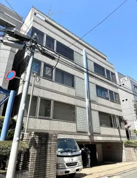 西参道梅村ビルの外観