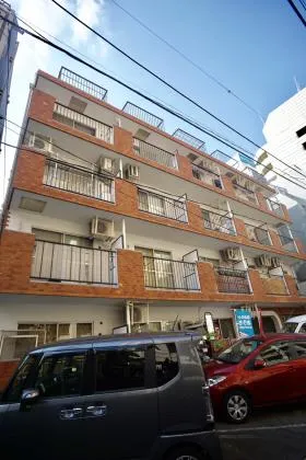 美和プラザ新宿の外観