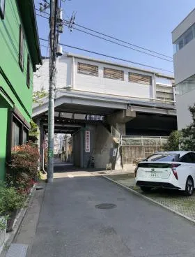 ヨシダペアランドB棟ビルの外観