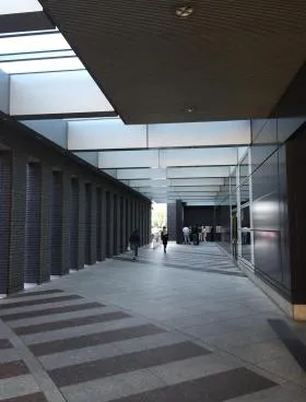 新宿アイランドタワーの外観