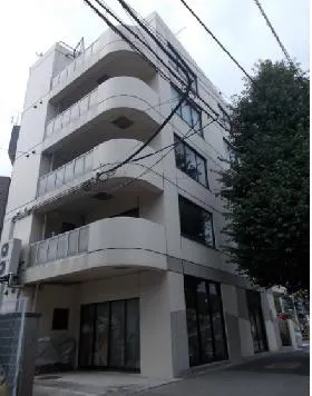 フォーレスト代々木A館ビルの外観