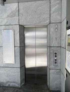 神宮前115(旧:ニコニコ本社)ビルの外観